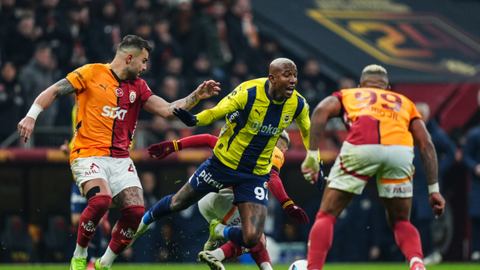 Fenerbahçe - Galatasaray maçı ne zaman, saat kaçta? Süper Kupa finali derbi maçı hangi kanalda?