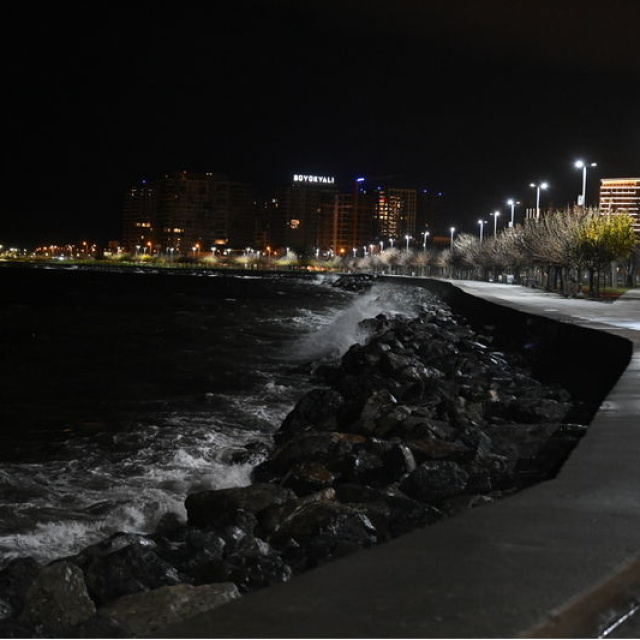 İstanbul'da şiddetli lodos etkili oluyor