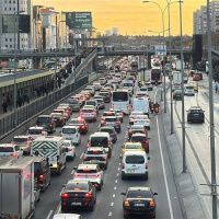 D-100 karayolunda zincirleme kaza!