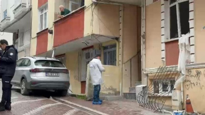 Esenyurt'ta dairenin giriş katında patlama