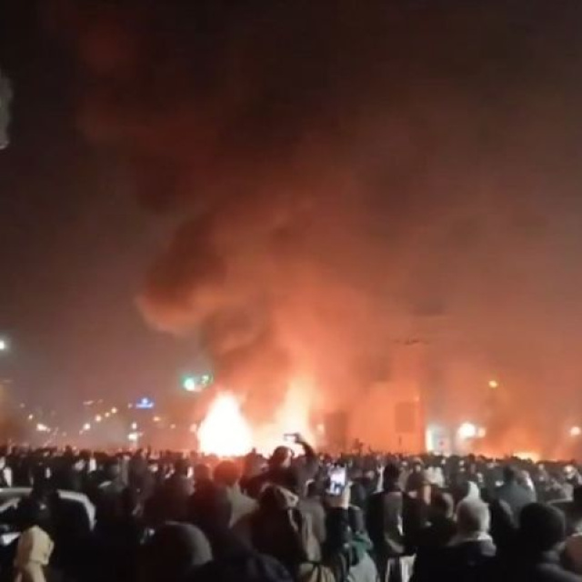 İran ordusu: Ulusal çıkarları koruyacağız