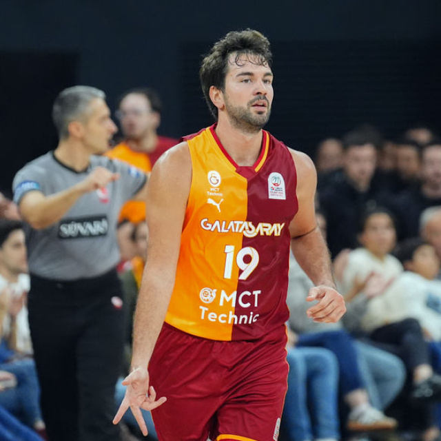 G.Saray'da Buğrahan Tuncer sakatlandı