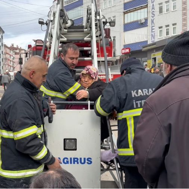 5 katlı binada yangın paniği