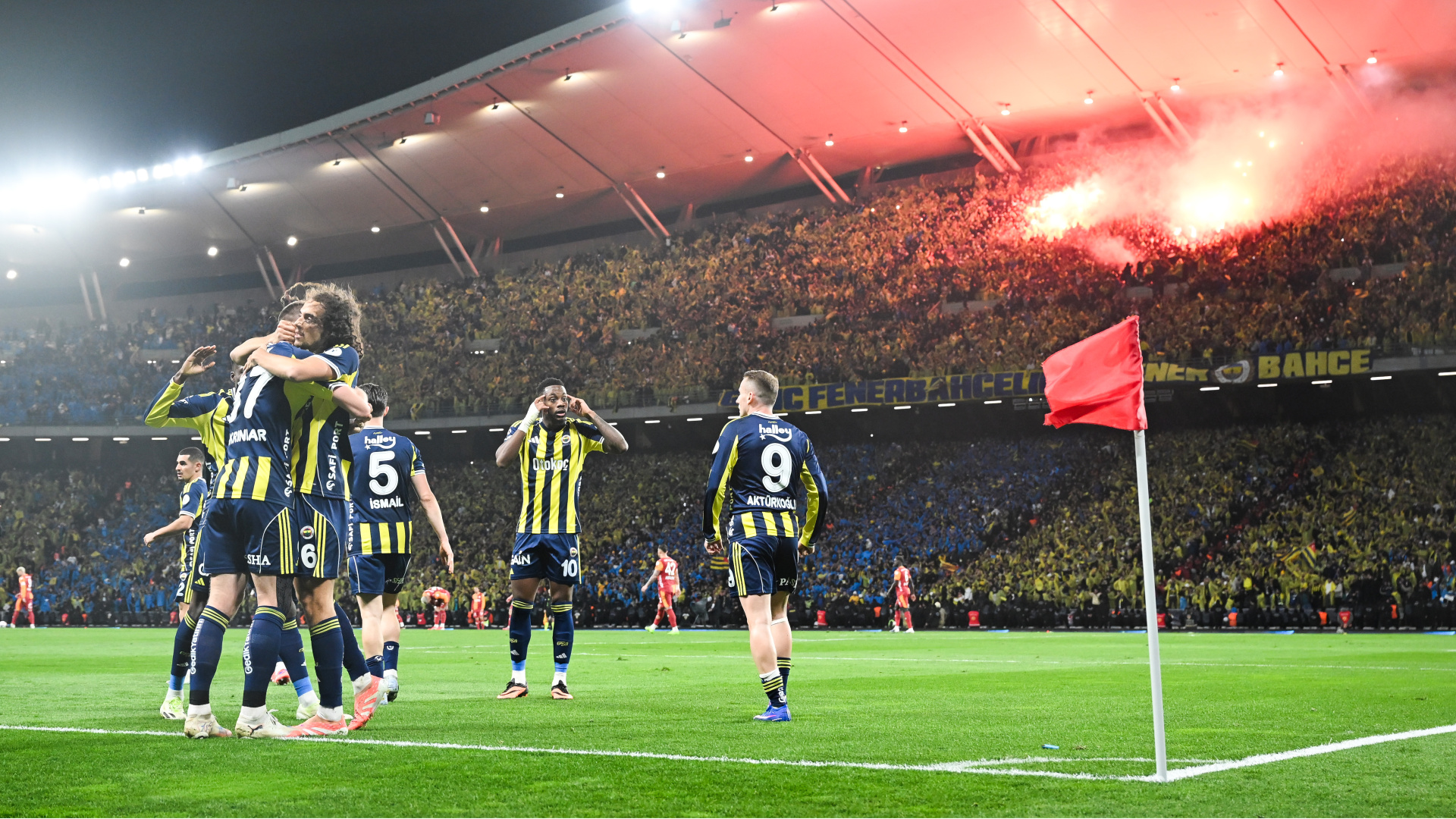 Galatasaray - Fenerbahçe Süper Kupa maçı CANLI YAYIN - Futbol Haberleri