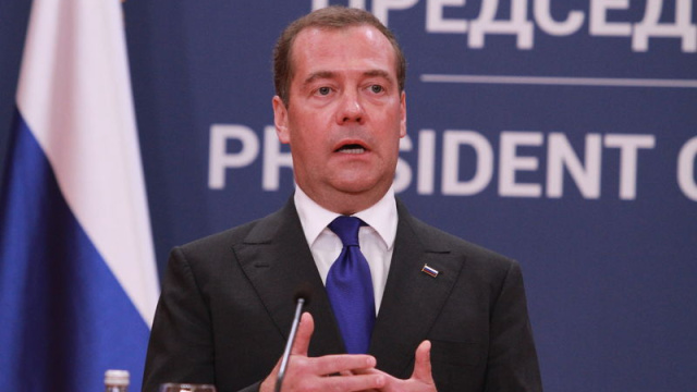 Medvedev: NATO birliklerine izin vermeyeceğiz