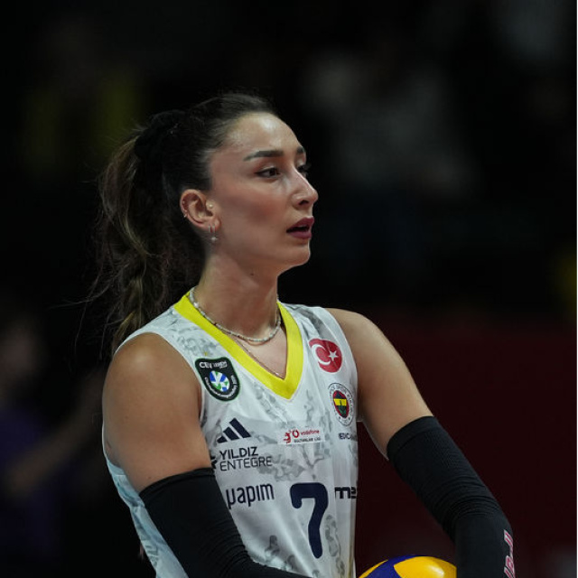 Fenerbahçe'ye Hande Baladın'dan kötü haber!