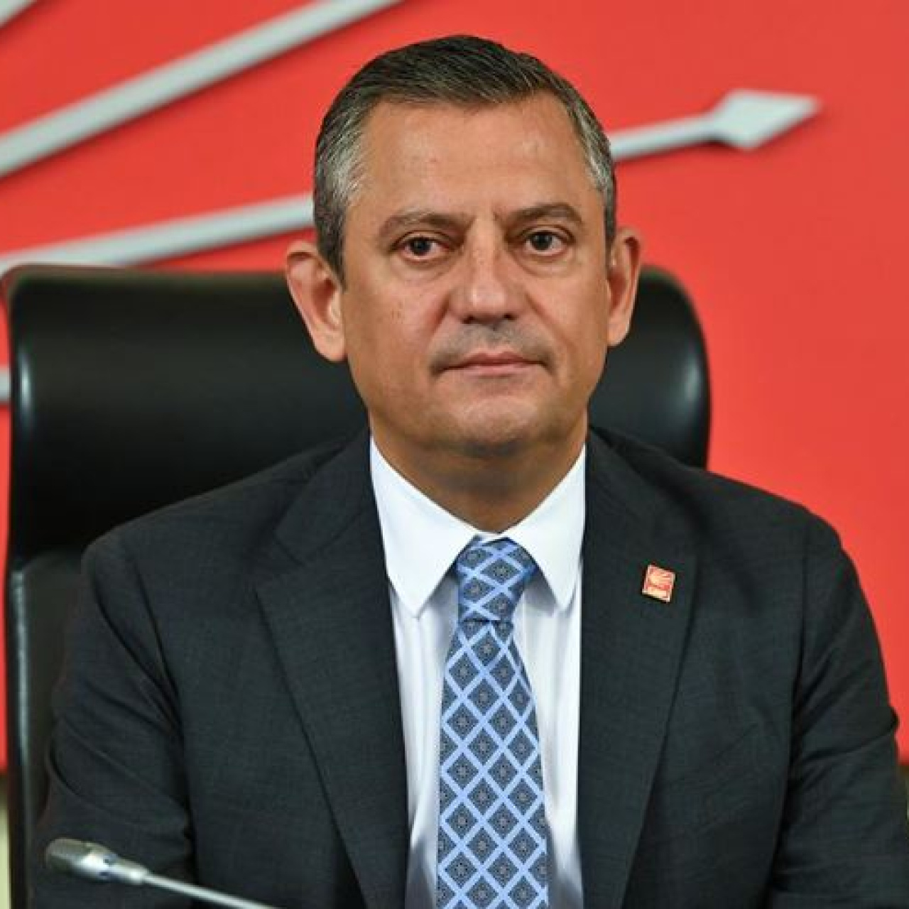 Özel'den Fenerbahçe'ye kutlama