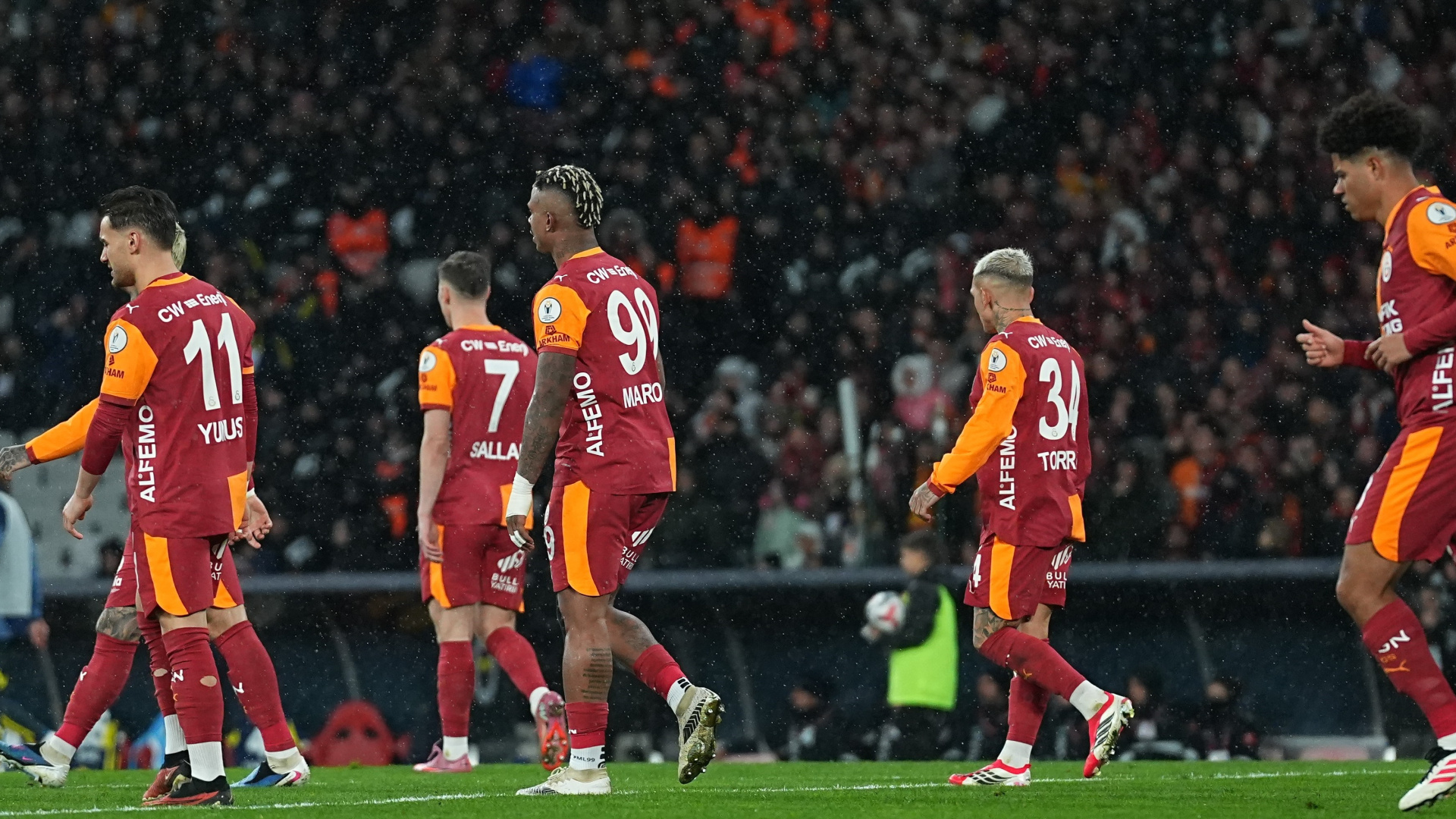 Spor yazarları Galatasaray'ın Fenerbahçe mağlubiyetini değerlendirdi! - Galatasaray Haberleri