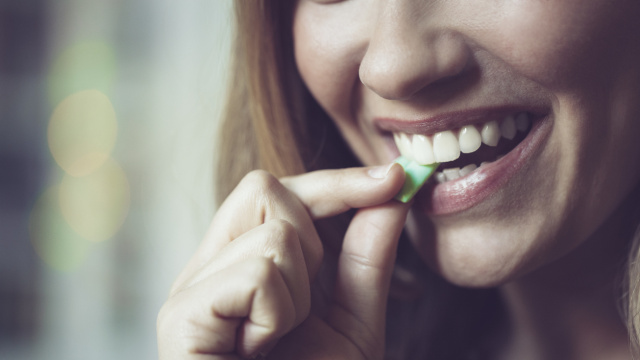 Gerçekten 7 yıl midede mi kalıyor?