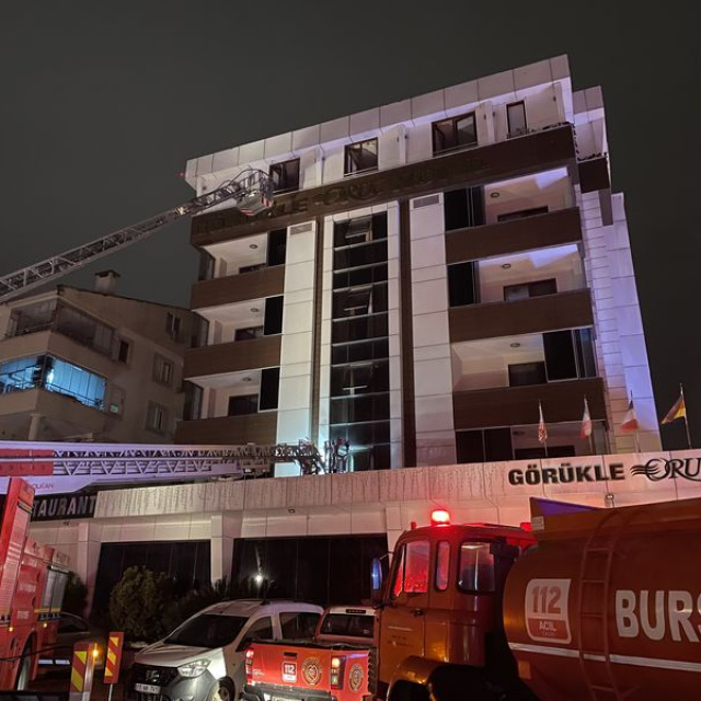 Bursa'da otel yangını: 8 kişi dumandan etkilendi