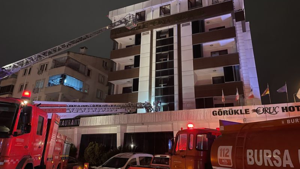 Bursa'da otel yangını: 8 kişi dumandan etkilendi