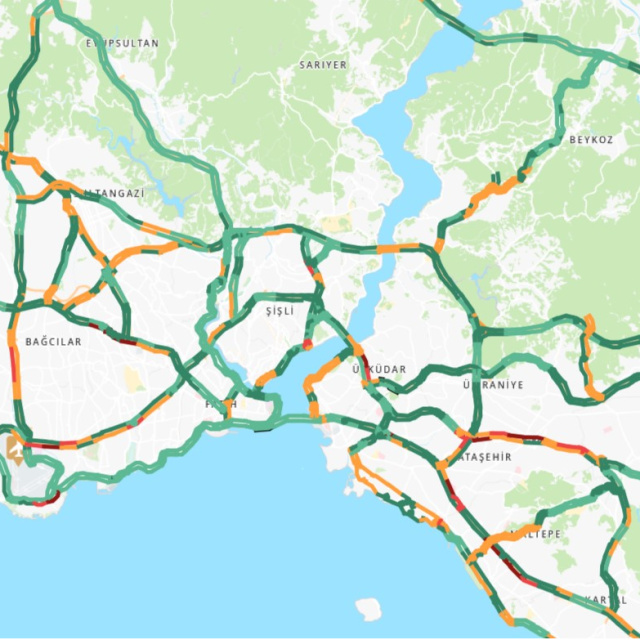 Kar yağdı trafik oluşmadı