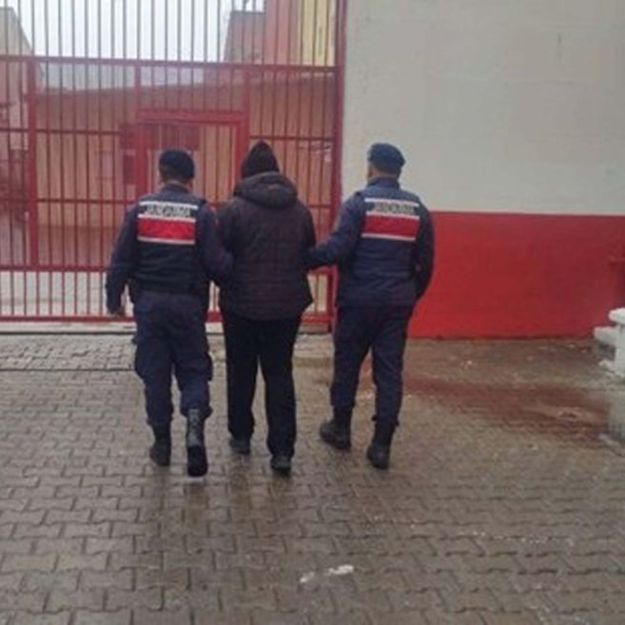 13 ilde FETÖ operasyonu: 51 gözaltı