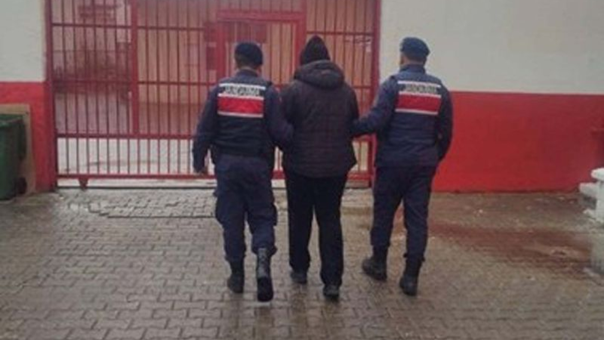 Son dakika:  13 ilde FETÖ/PDY terör örgütüne operasyon: 51 gözaltı