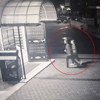 Şiddetten kaçtılar... Anne ile kızı camiye sığındı!