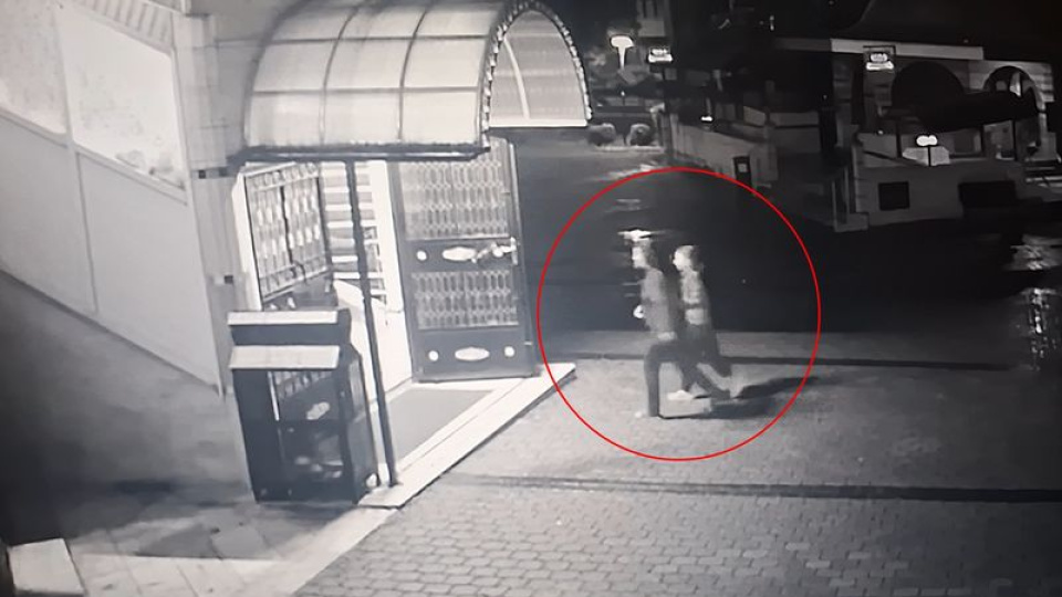 Şiddetten kaçtılar... Anne ile kızı camiye sığındı!