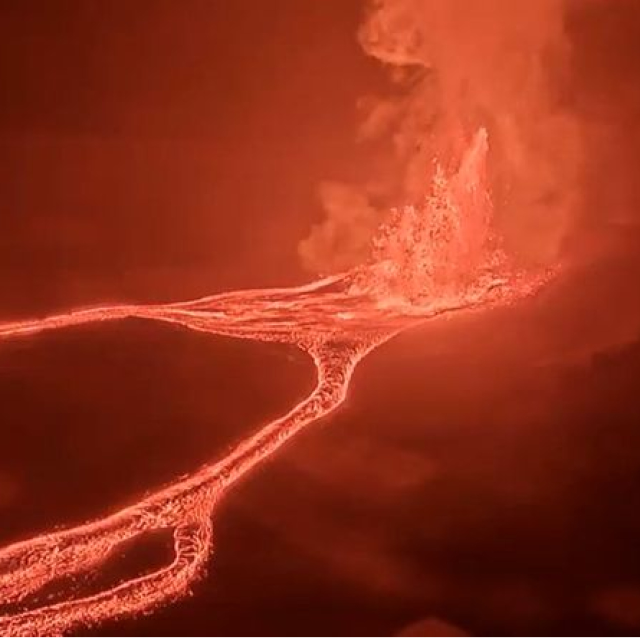 Dünyanın en aktif yanardağlarından biri harekete geçti