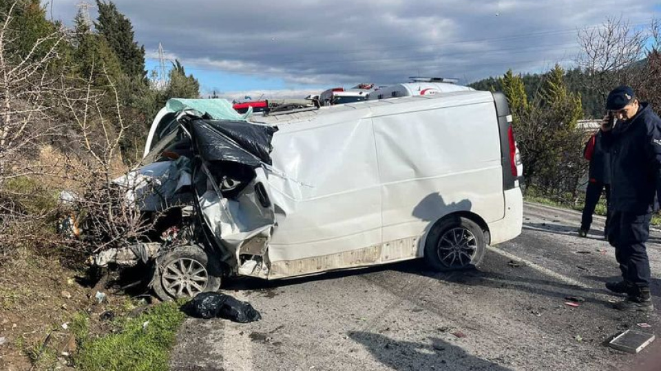 İzmir'de feci kaza: 1 ölü 8 yaralı