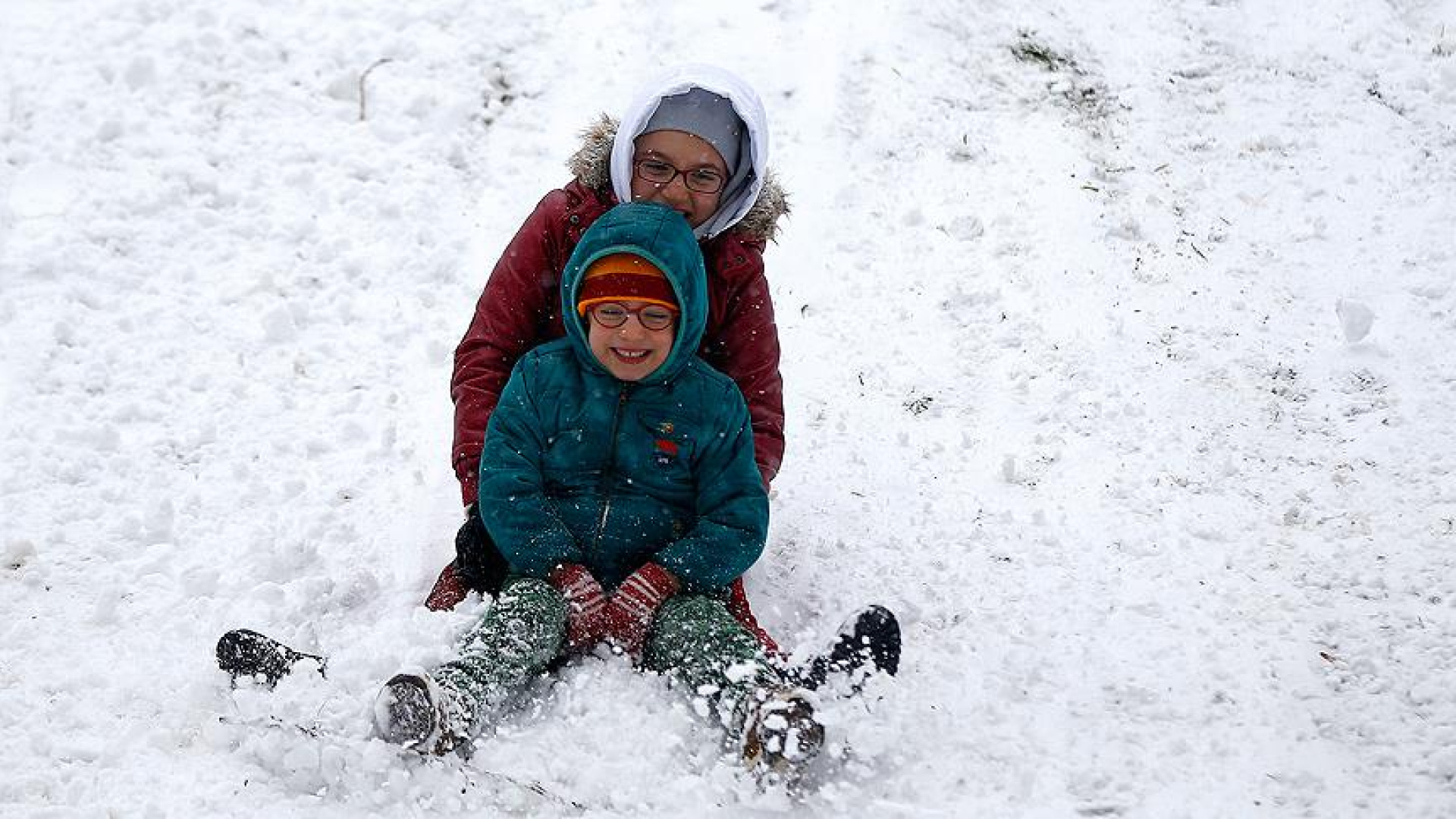İstanbul'da Yarın Okullar Tatil Mi? 13 Ocak 2026 Salı Kar Yağışı ve Valilik Kararı