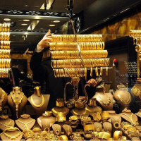 Altın rekora yakın seyrediyor