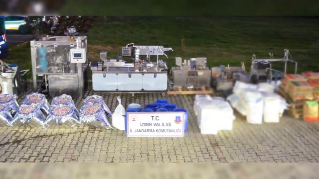 İzmir'de uyuşturucu operasyonu: 2 gözaltı