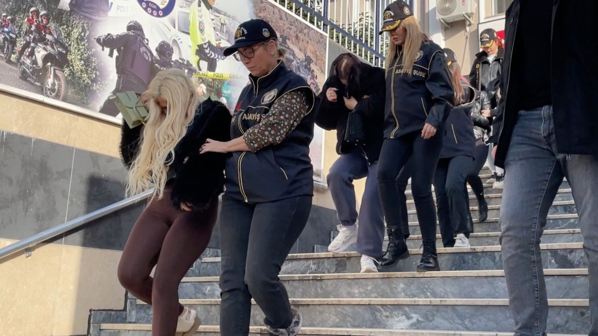 Eskort siteleri üzerinden lüks otellere servis! İstanbul’da fuhuş operasyonu | SON DAKİKA HABER | Son dakika haberleri