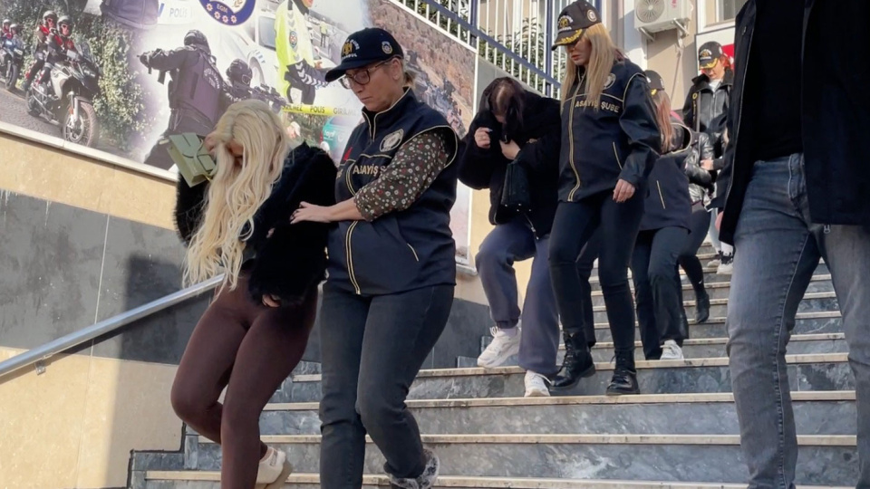 Eskort siteleri üzerinden lüks otellere servis! İstanbul'da fuhuş operasyonu!