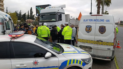 TIR ile motosiklet çarpıştı: 1 ölü