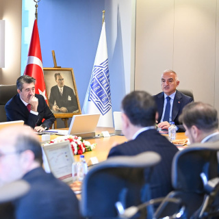 Bakan Ersoy Bankalar Birliği ile buluştu