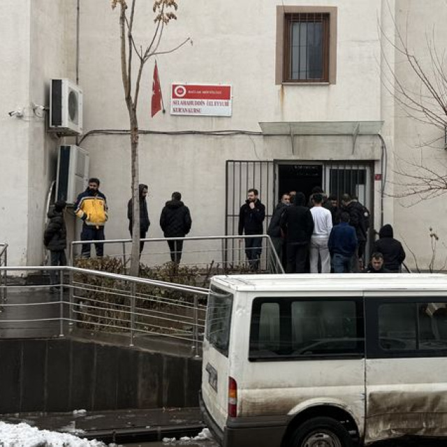 Kursa silahlı saldırı: 1 ölü, 1 yaralı