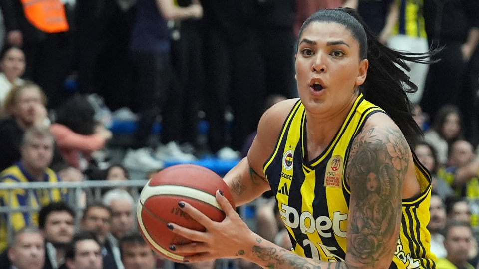 Tilbe Şenyürek'ten F.Bahçe'ye kötü haber!