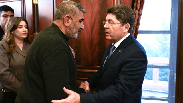 Bakan Tunç, Rojin'in babası ile görüştü