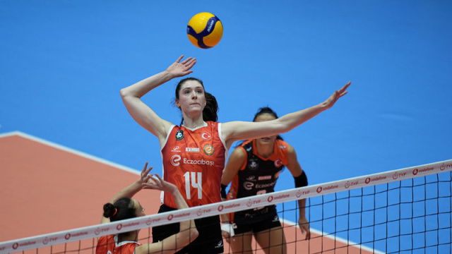 Eczacıbaşı, Dana Rettke'yle uzattı!