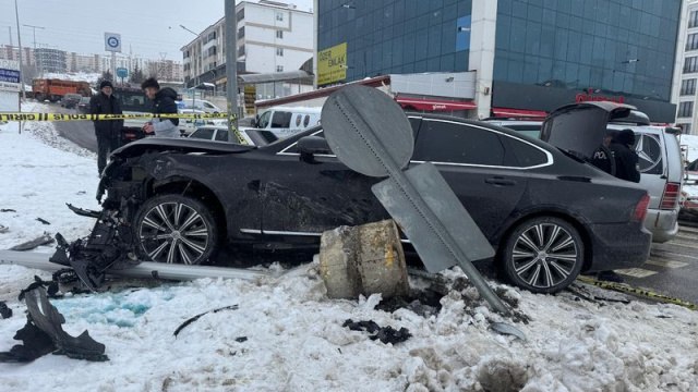 Yozgat’ta iki otomobil çarpıştı: 1 ölü, 1 yaralı