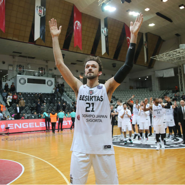 Sertaç Şanlı yeniden Beşiktaş'ta!