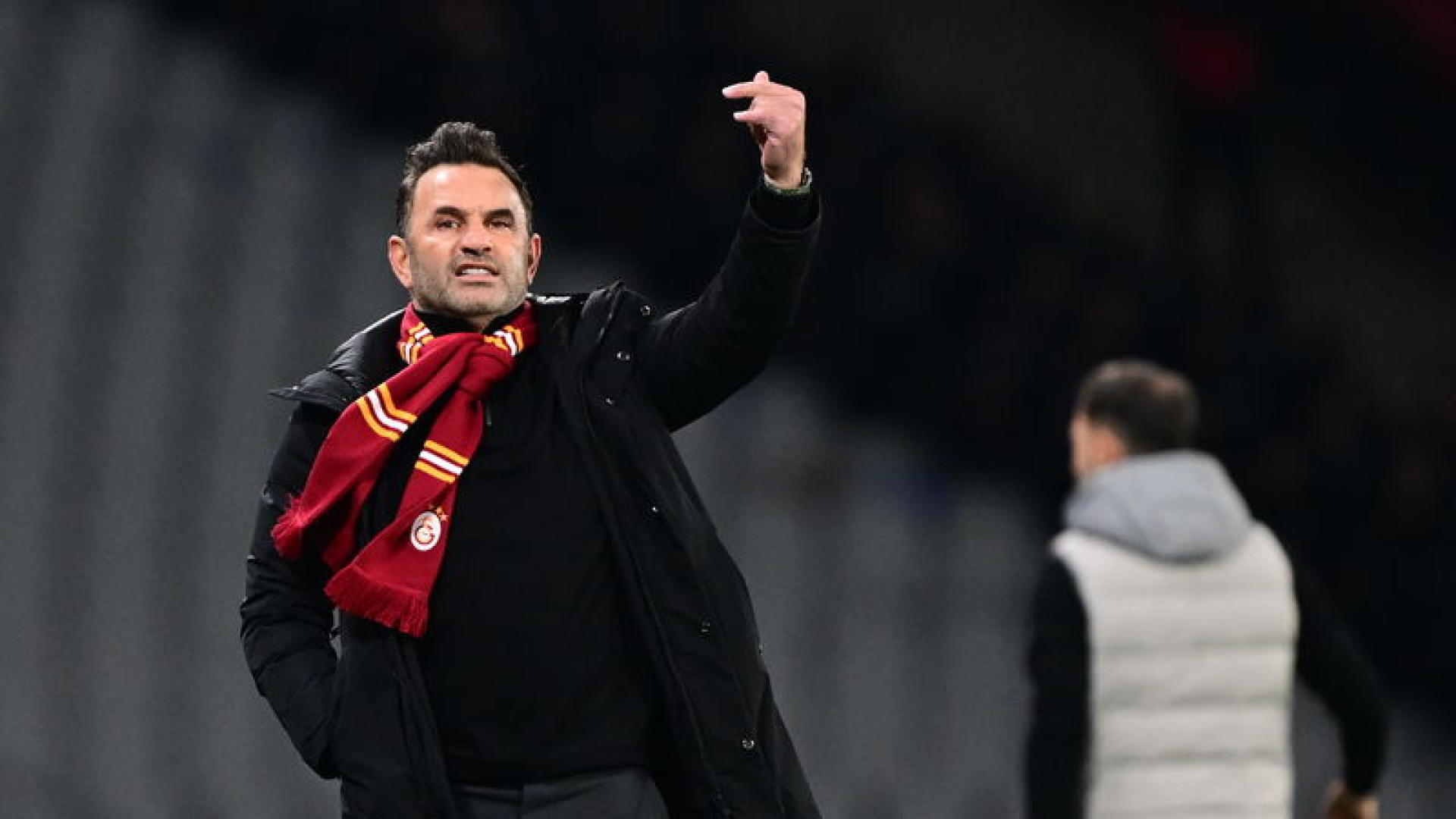 Okan Buruk'tan Taraftara Transfer Sözü: 'Paraya Bakmadan Çok Önemli İsimler Gelecek'
