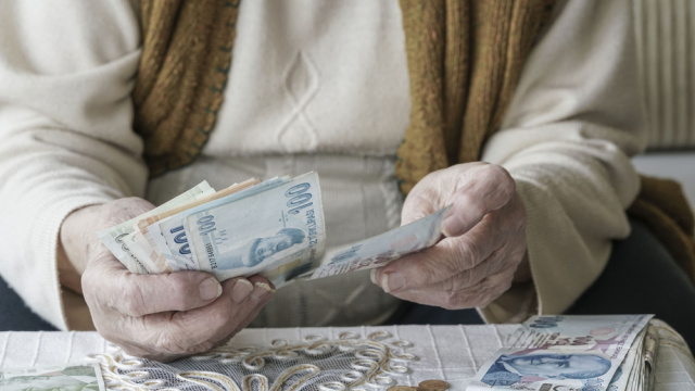 En düşük emekli maaşına ek zam var mı?