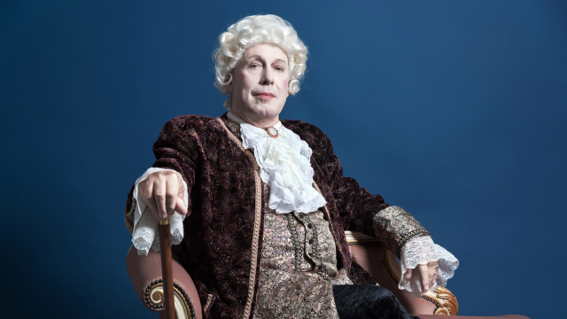 Neden kendi saçları yerine peruk takıyorlardı?