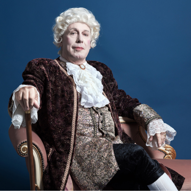 Neden kendi saçları yerine peruk takıyorlardı?