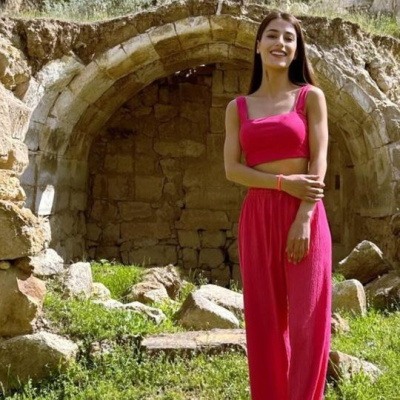 Genç kadın evinde ölü bulundu