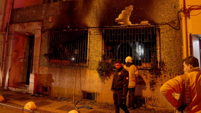 Kadıköy'de apartmanda yangın paniği: 8 yaralı