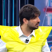 Can Arat stüdyoya sarı yağmurlukla girdi! - HT Spor