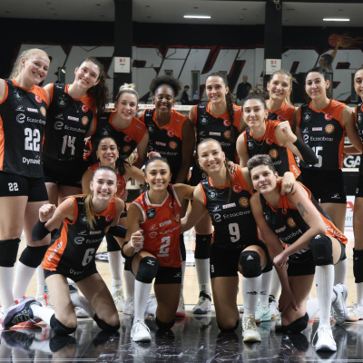 Eczacıbaşı Dynavit, Olympiakos karşısında!