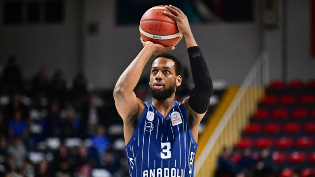 Anadolu Efes, Baskonia'yı konuk ediyor