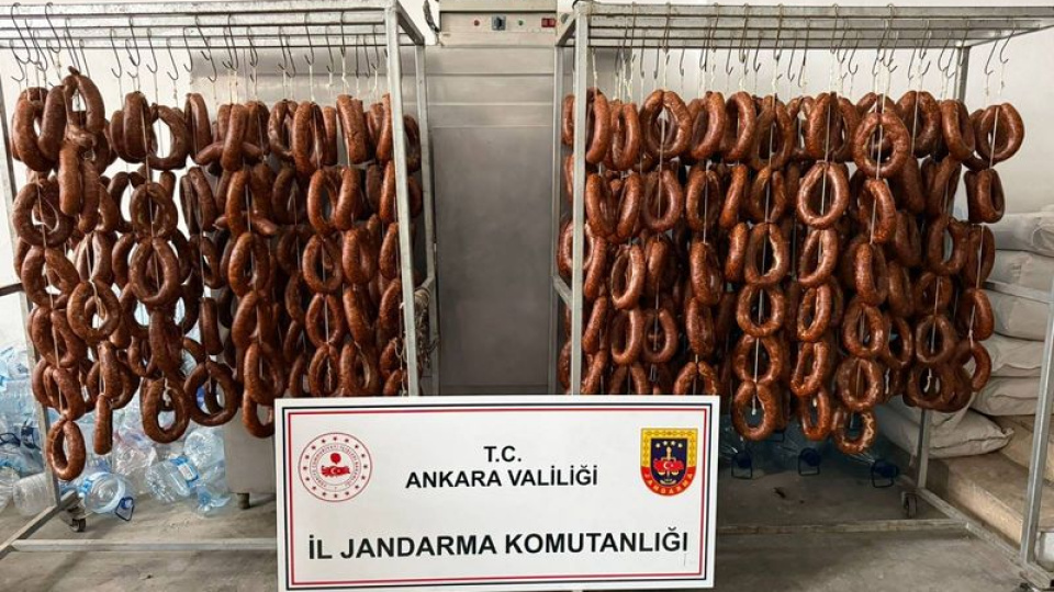 11 bin 400 kilogram sahte et ve gıda ele geçirildi