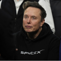 Elon Musk, Grok'un müstehcen içeriklerinden haberi olmadığını iddia etti