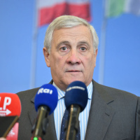 Polonya ve İtalya'dan "İran'ı terk edin" çağrısı