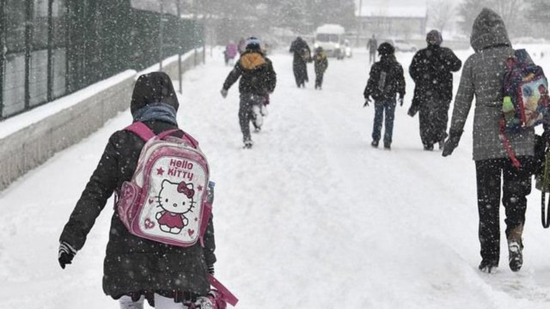 BUGÜN OKULLAR TATİL Mİ? 15 Ocak Perşembe günü okul var mı, yok mu, ders yapılacak mı? Valilik açıkladı! İşte kar tatili olan iller ve ilçeler listesi