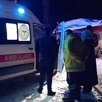 Damdaki karı temizlerken düşen çocuk kolunu kırdı