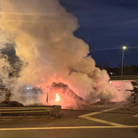 Seyir halindeki minibüste yangın çıktı